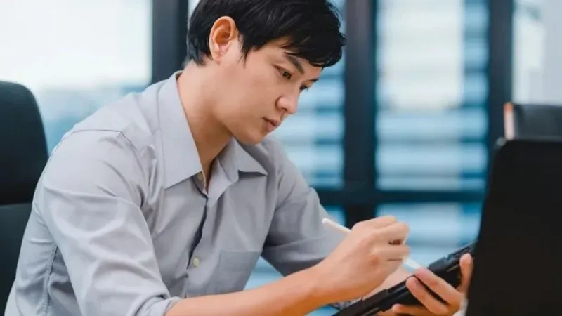Cự Giải kiên trì và tỉ mỉ, rất phù hợp với công việc đòi hỏi sự chính xác