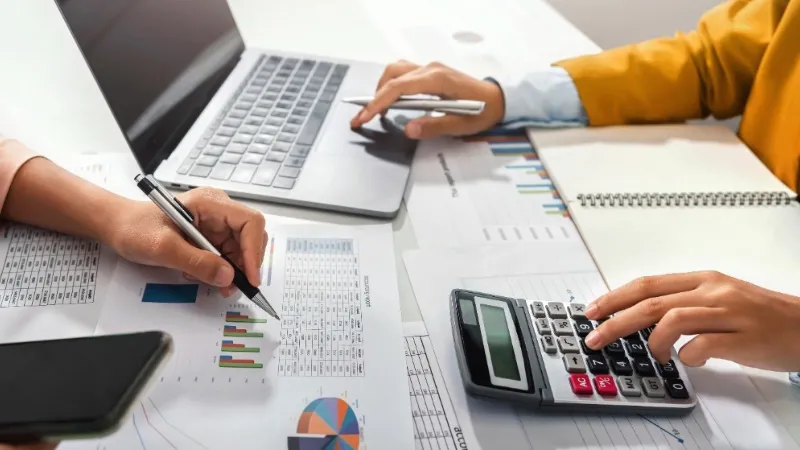 Công việc kế toán đòi hỏi sự tỉ mỉ, phù hợp với người cung Xử Nữ tháng 8