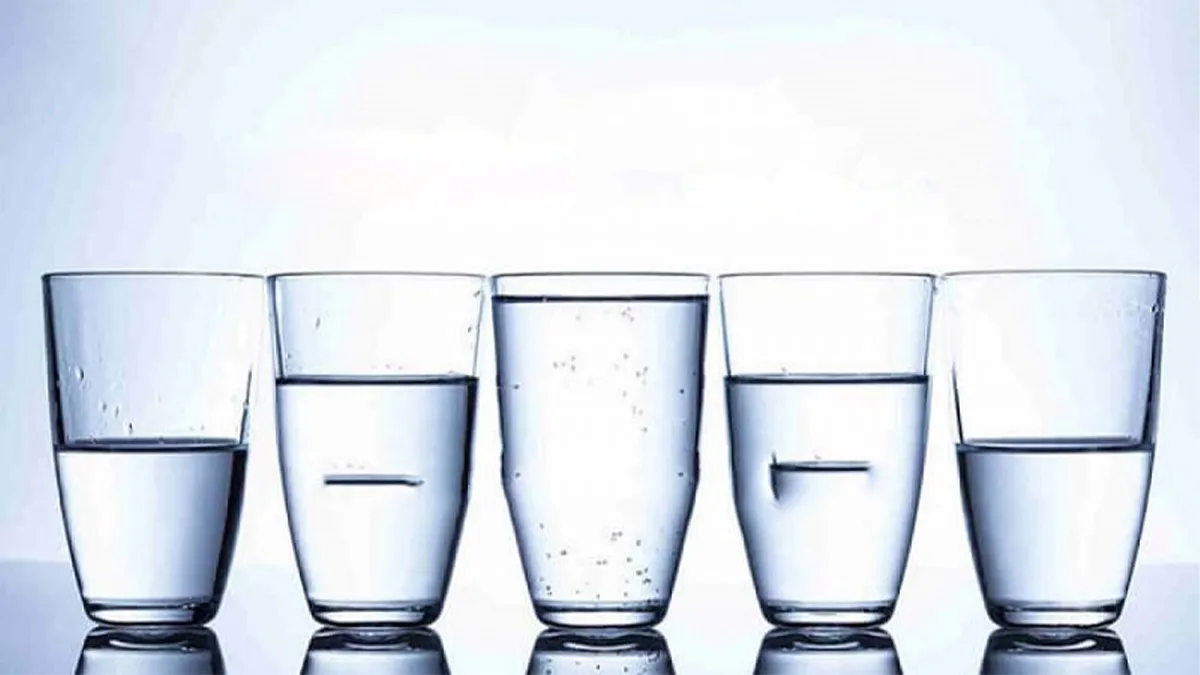 Cốc đong thể tích với vạch chia mililít và lít