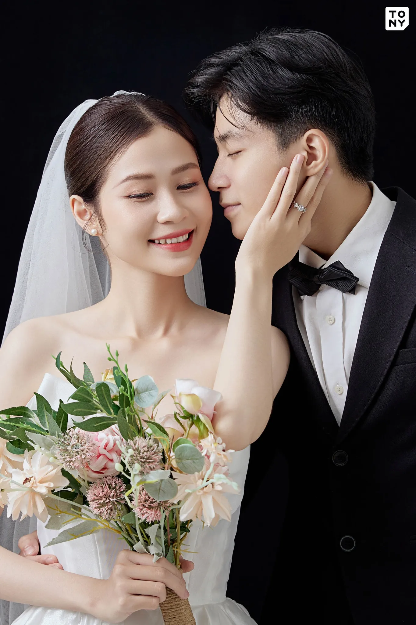 Tóc búi chải mượt