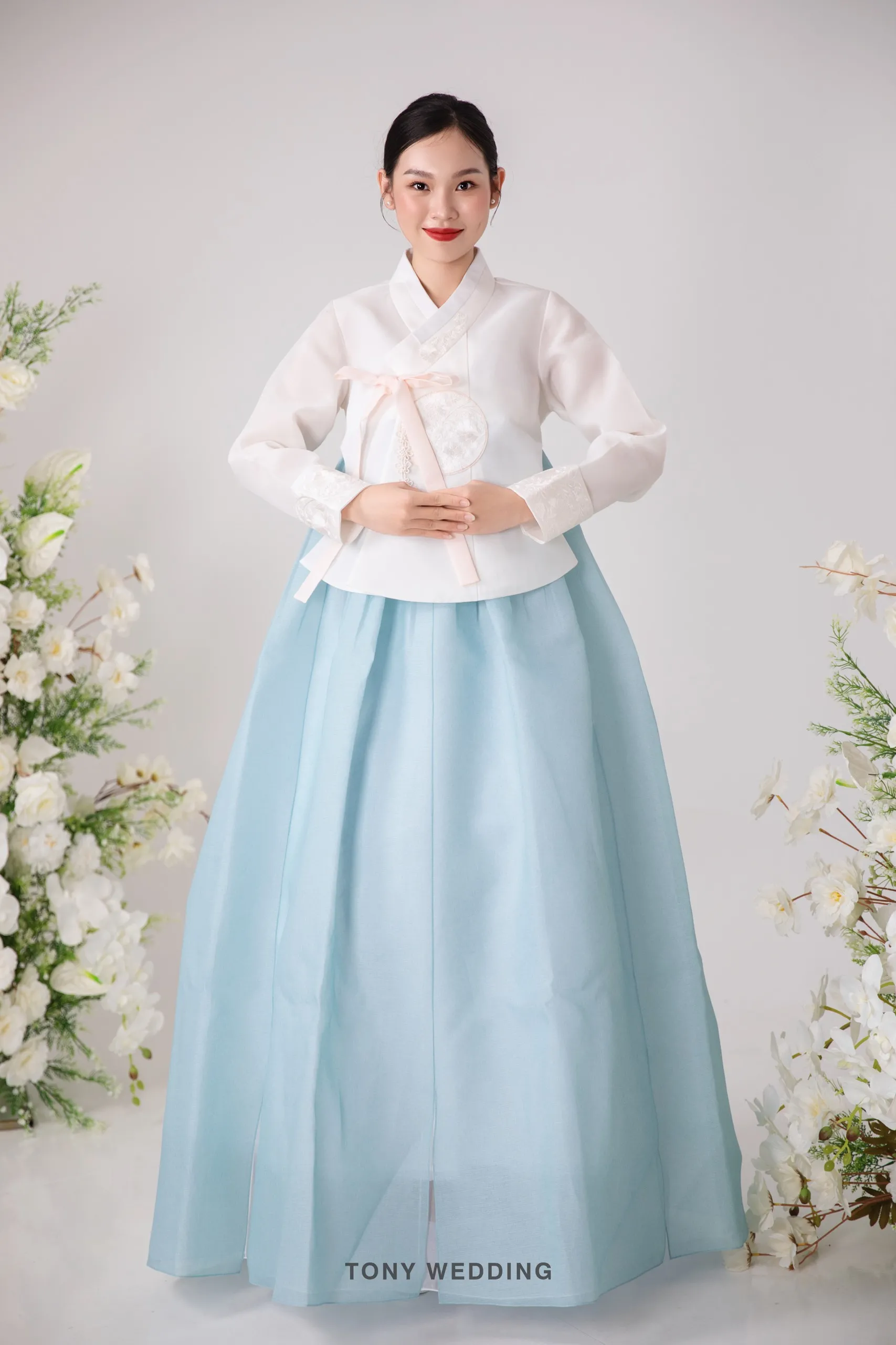 Tóc rẽ ngôi giữa