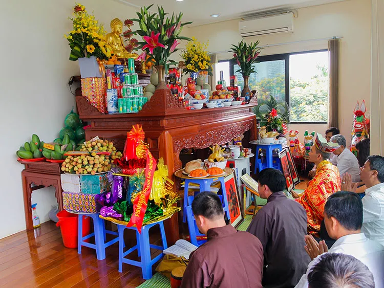Gia đình chuẩn bị nhập trạch nhà mới, tìm ngày tốt tháng 10 năm 2025 để mang lại vượng khí.