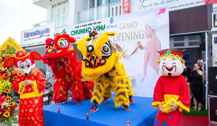 Lễ khai trương cửa hàng, chọn ngày tốt tháng 10 năm 2025 để thu hút tài lộc và may mắn.